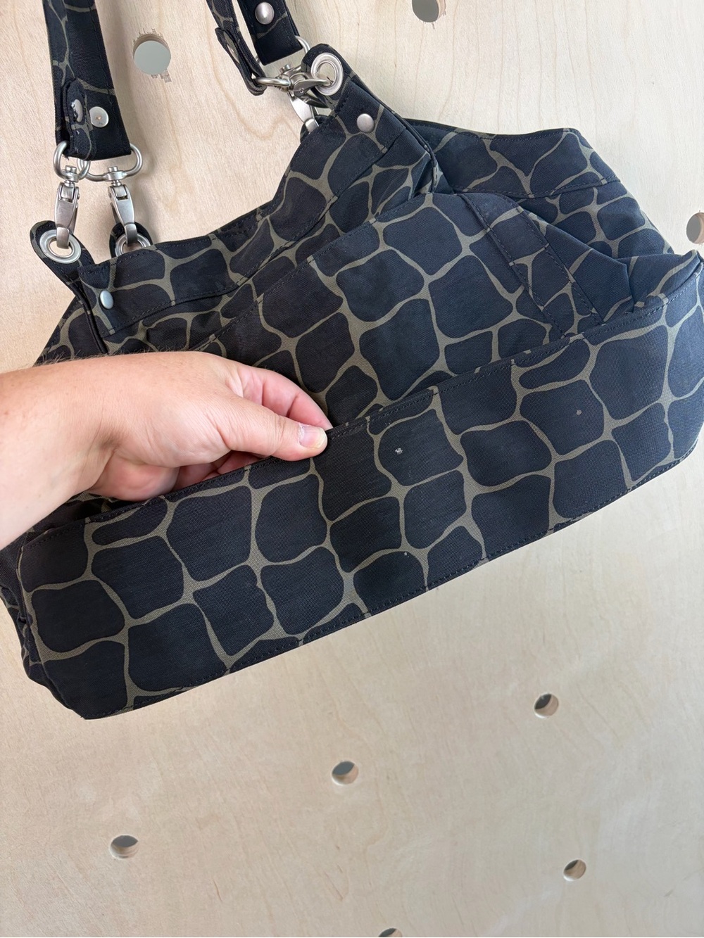 Baggallini Hampton Shoulder Tote Bag – Black & Gray Giraffe Print Nylon - Picture 4 of 10